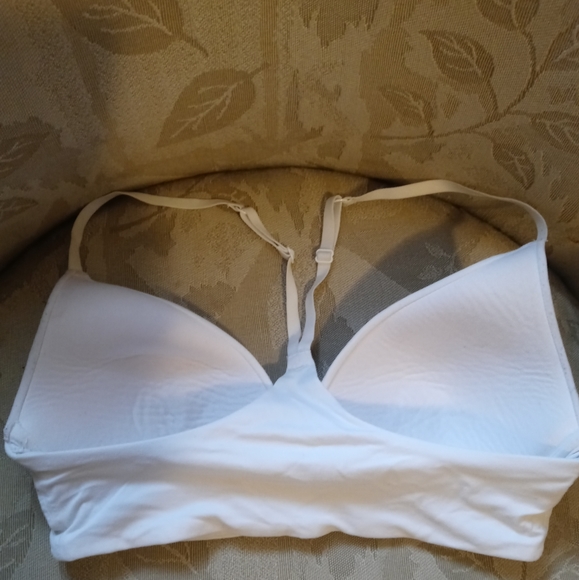 Bras - Picture 4 of 4